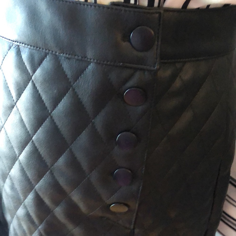 ZARA faux leather skirt - Picture 5 of 8